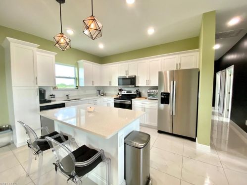 6760 40th St, Naples, FL 34120-2666