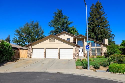 6531 Almondwood Dr, Riverbank, CA 95367-2147