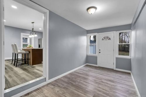 77 Chestnut St, Middletown CT  06457-3801 exterior