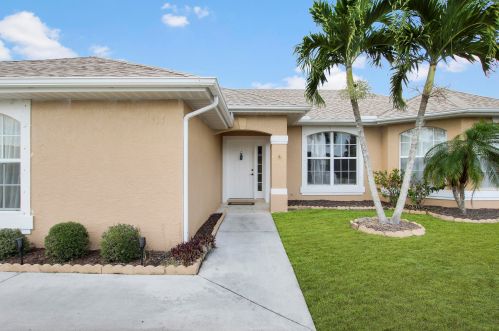 117 North Danville Cir, Fort Pierce, FL 34953-5936