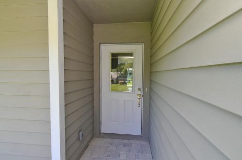 7605 Roberts Rd, Fort Pierce, FL 34951-1987