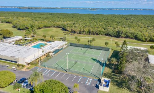 2 Vista Gardens Trl, Vero Beach FL  32962-1748 exterior