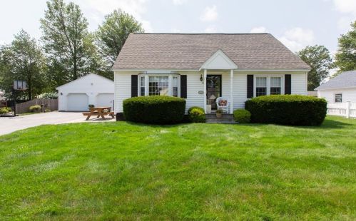 13 Woodcrest Dr, Nashua, NH 03062-1337