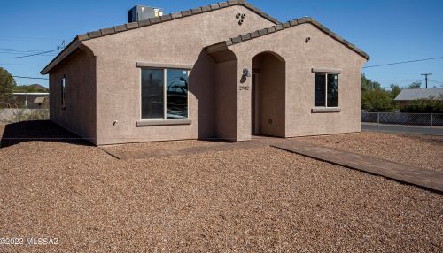 2702 Roadrunner Rd, Tucson, AZ 85746-3850