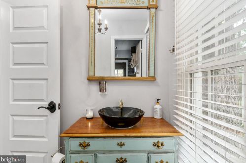 209 Prince Edward St, Fredericksburg VA  22401-6034 exterior