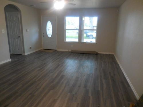 3206 Roberts St, Greenville TX  75401-4588 exterior