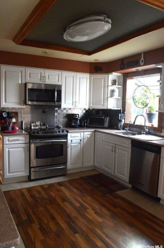 355 Heathcote Rd, North Lindenhurst NY  11757-1744 exterior