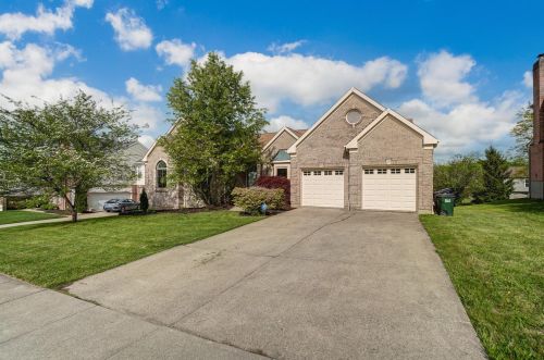 3877 Brockton Dr, Cincinnati, OH 45251-2931