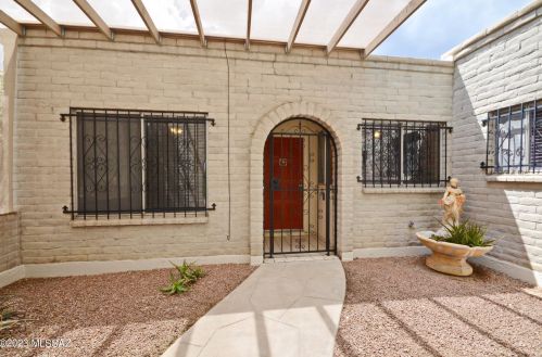 8411 Albion Pl, Tucson, AZ 85715-4403