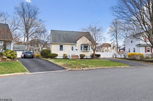 8 Mary Ln, Fanwood NJ  07023-1009 exterior