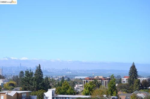 2550 Dana St, Berkeley CA  94704-2815 exterior