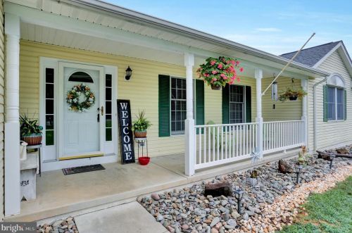 286 Bollinger Rd, Littlestown, PA 17340-9117