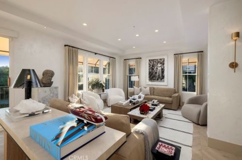 12 Tidal Surf, Newport Beach CA  92657-1905 exterior