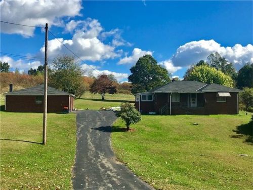 950 Upper Boyd School Rd, Wampum, PA 16157-6628