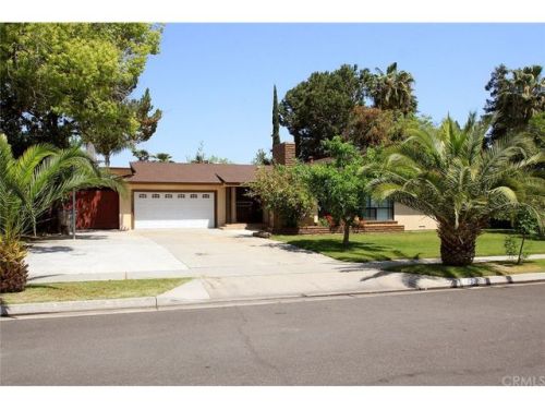 722 Stuart Ave, Fresno, CA 93704-1433