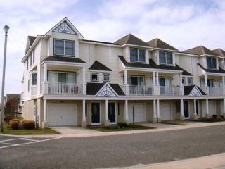 216 Diamond Sand Dr, Wildwood Crest, NJ 08260-3338