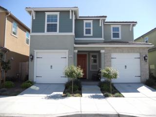 3552 Richmond Ave, Clovis, CA 93619-8035