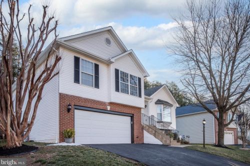 15581 Andover Heights Dr, Woodbridge VA  22193-1071 exterior