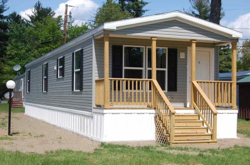 17 Robbins St, Hinsdale, NH 03451-2440
