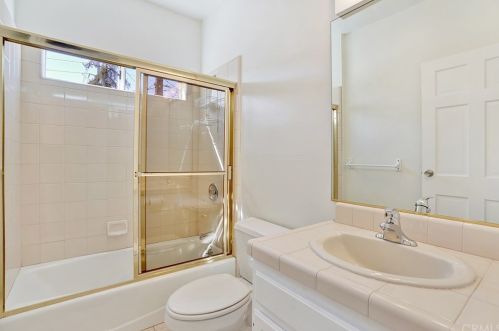 259 Loma Ave, Long Beach CA  90814-2744 exterior