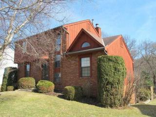 528 Bruton Dr, Gibsonia, PA 15044-9569