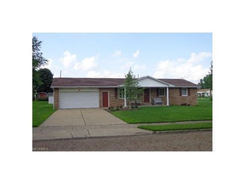149 6th St, Brewster, OH 44613-1459