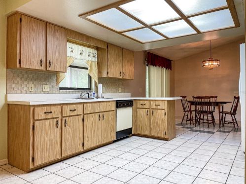 1329 Cr 436, Lake Panasoffkee FL  33538-5128 exterior