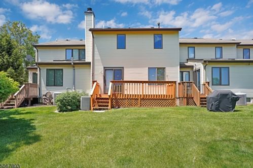 10 Olive Ct, Flemington NJ  08822-3037 exterior