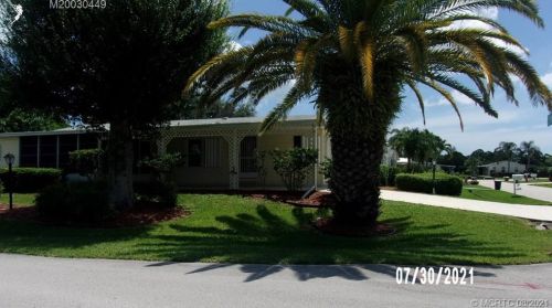 3800 Spatterdock Ln, Fort Pierce FL  34952-3156 exterior