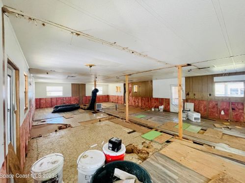 706 Barefoot Blvd, Sebastian FL  32976-7303 exterior