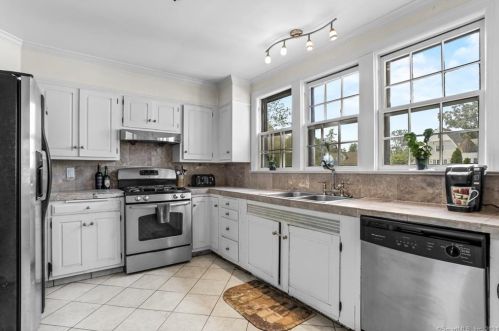 41 Ocean Dr, Stamford, CT 06902-8116