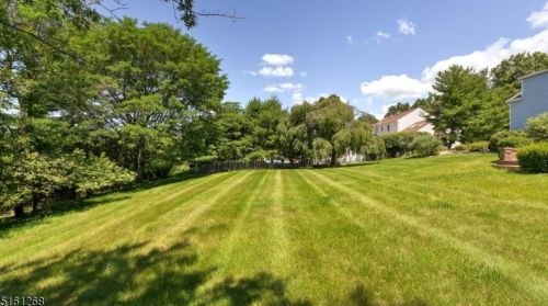 13 Buchannan Way, Flemington NJ  08822-3205 exterior