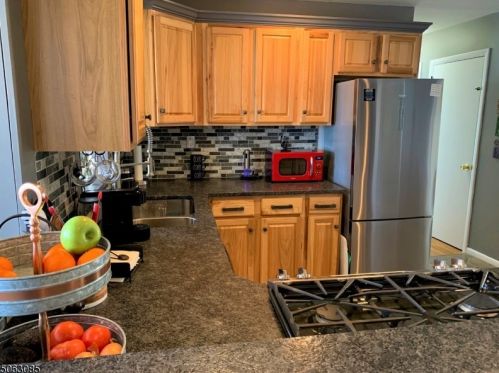 89 Bearfort Rd, West Milford Lakes NJ  07480-1401 exterior