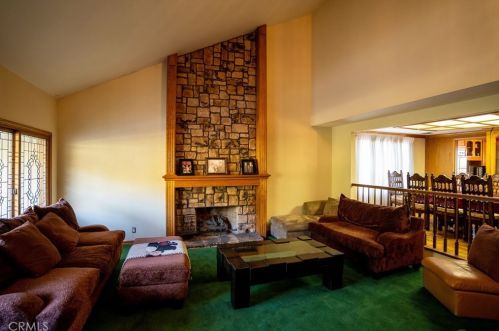 10727 Spy Glass Hill Rd, Whittier, CA 90601-1927