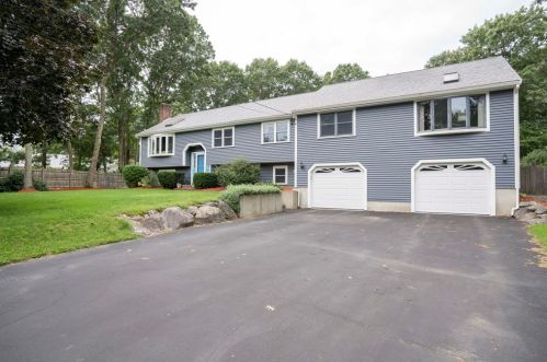 207 Silverwood Dr, Taunton, MA 02780-7132