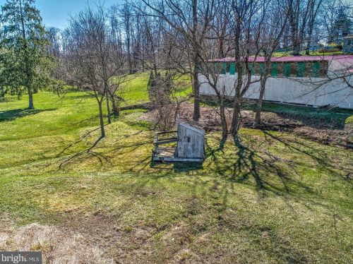 210 Hoernerstown Rd, Hummelstown PA  17036-9503 exterior