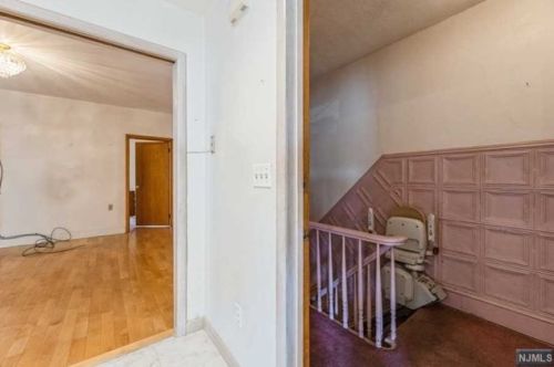 886 Broadway, Bayonne NJ  07002-3033 exterior