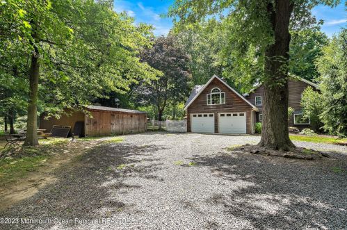 904 Sycamore Ave, Tinton Falls NJ 07724-3132 exterior