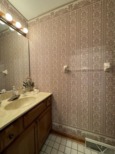 1 Cedar Pt, Newport KY  41076-1743 exterior