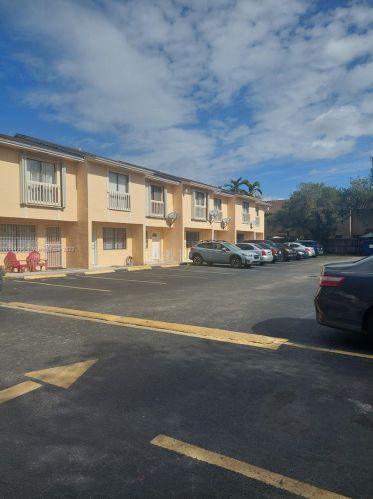 5325 26th Ave, Hialeah, FL 33016-4745