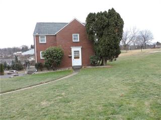 5137 Caste Dr, Pittsburgh, PA 15236-1641