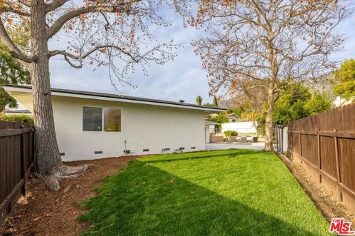 3003 Alabama St, Glendale CA  91214-2702 exterior