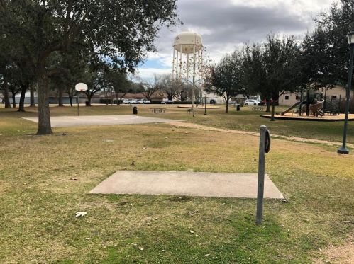 1305 Wisdom Dr, Deer Park TX  77536-5996 exterior