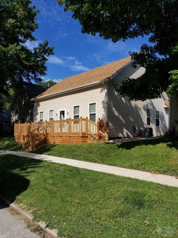 1018 10th St, Burlington, IA 52601-4855