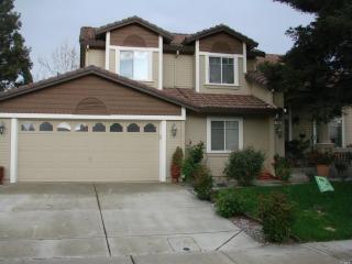 1360 Austin Dr, Liberty Farms, CA 95620-2459