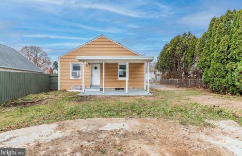 4561 Berkley St, Harrisburg PA 17109-4403 exterior