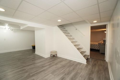 6 Damon Rd, Cincinnati OH 45218-1034 exterior