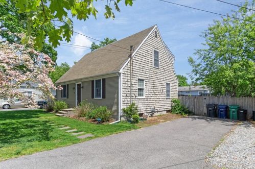 52 Canfield Ave, Warwick RI  02889-8802 exterior
