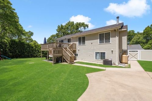 86 Hilltop Dr, Providence RI  02919-3013 exterior