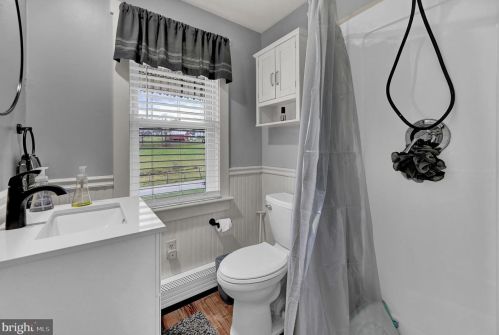 435 Boxwood Rd, Red Lion PA  17356-8347 exterior